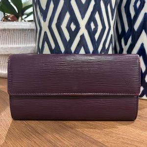 Louis Vuitton Epi Leather Sarah Wallet 💜